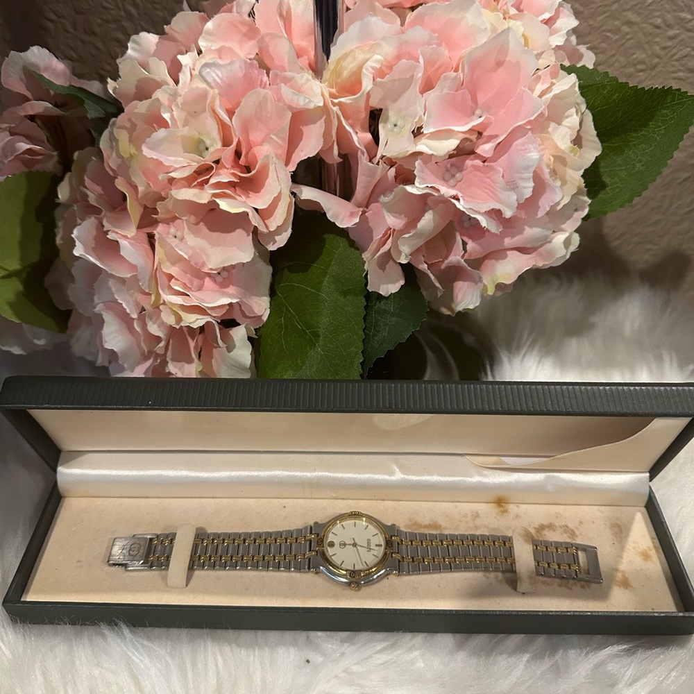 Gucci watch